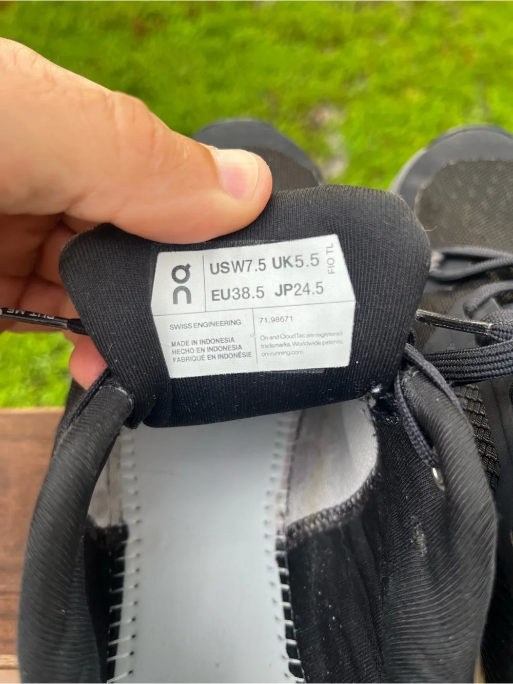 On Running Cloudflyer 4 Black White Women's Size 7.5 Running Walking Shoes